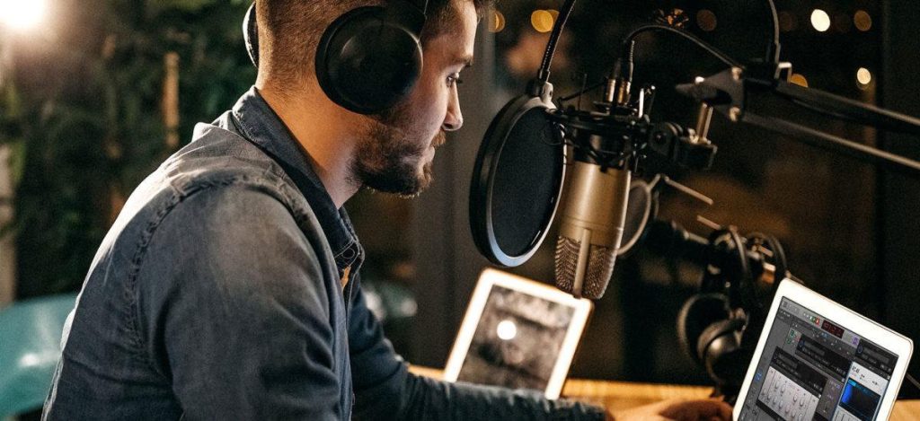 ساخت پادکست در ارومیه